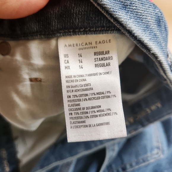 American Eagle Curvy Mom Jeans AEO High Waisted Rise Light Wash Stretch Size 14 - Picture 10 of 13